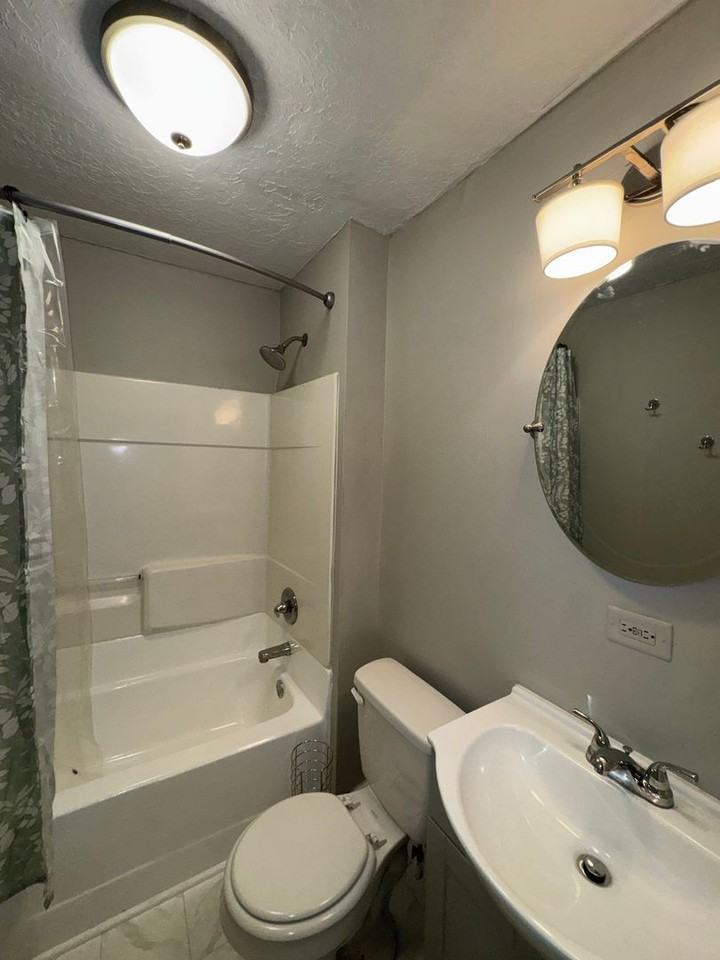 306 N 32nd St - Photo 7 of 17