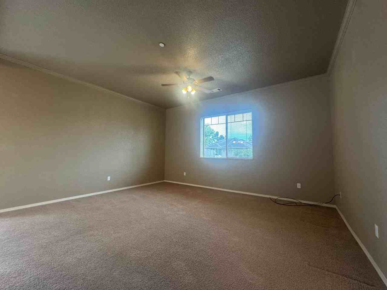7 Shadowbrook St - Photo 5 of 32