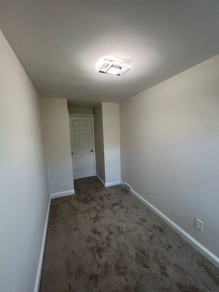 335 N Bishop Ave - Photo 2 of 22