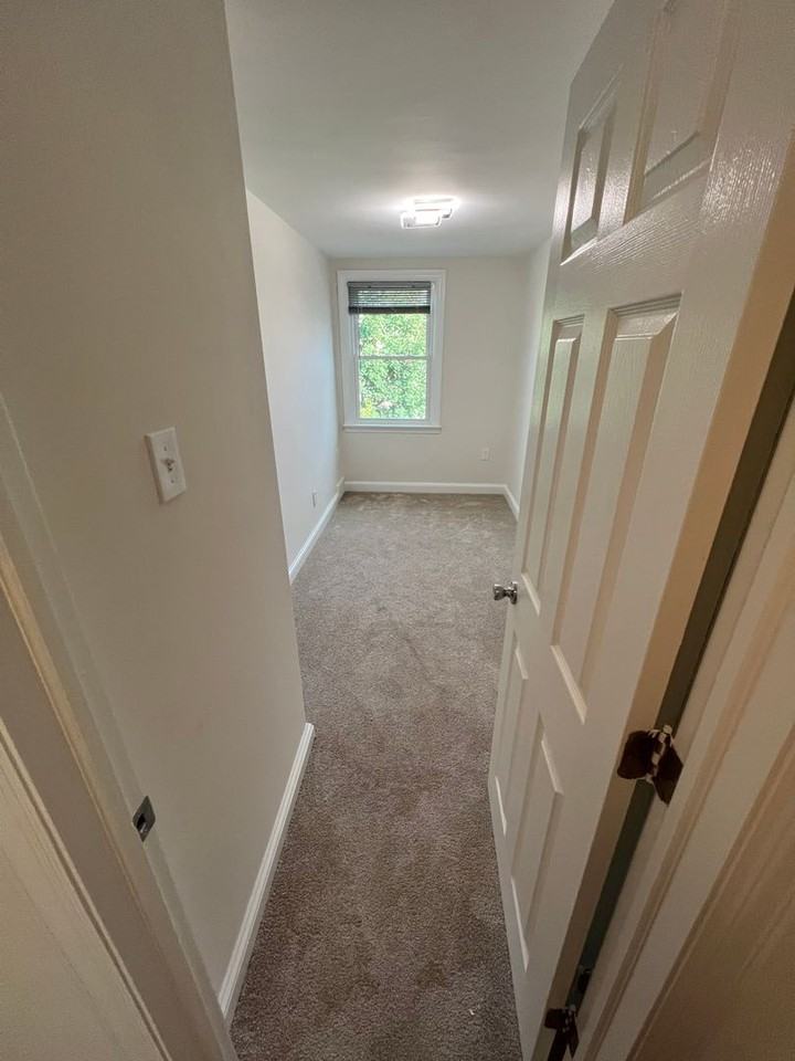 335 N Bishop Ave - Photo 3 of 22