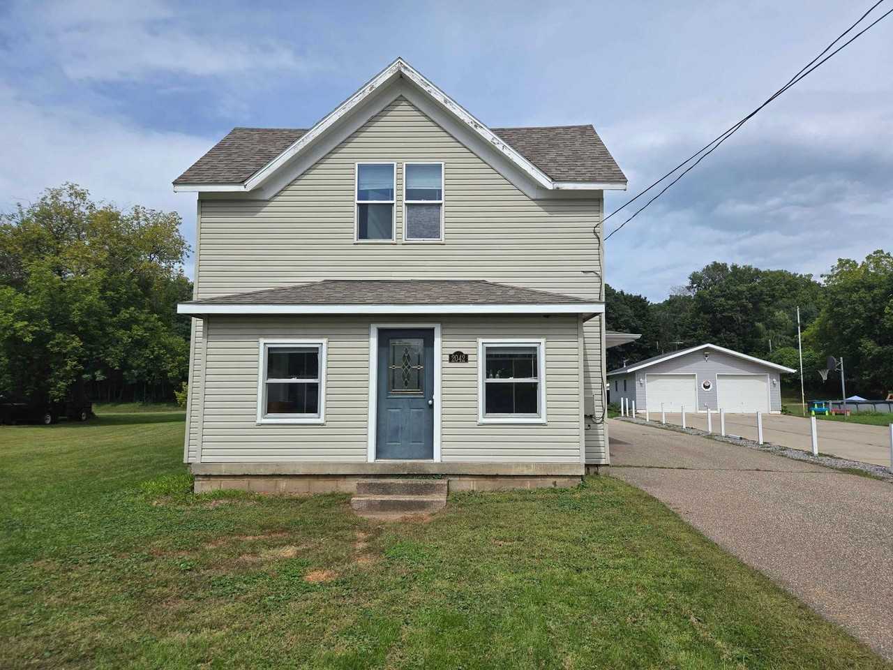 2042 Crescent Ave - Photo 2 of 20