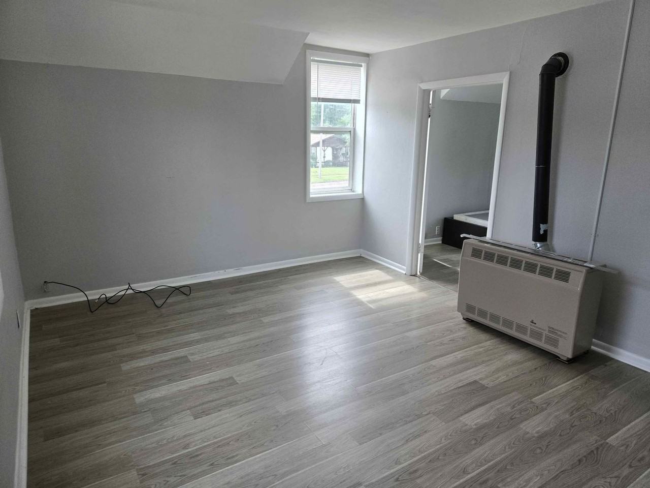 2042 Crescent Ave - Photo 6 of 20