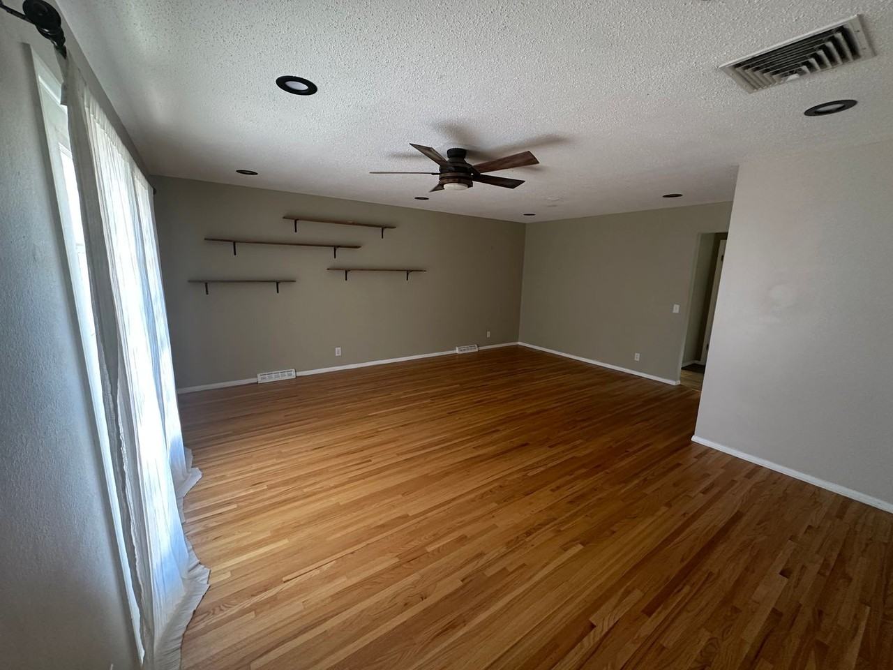 7500 Mcnerney Ave Ne - Photo 2 of 20