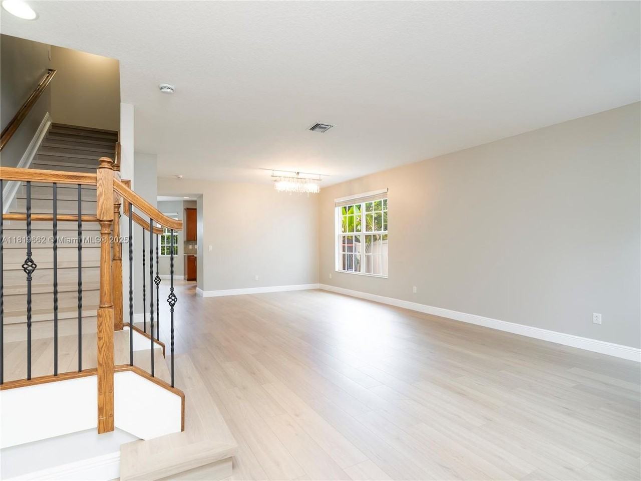 2028 Sw 16th Ter - Photo 5 of 12