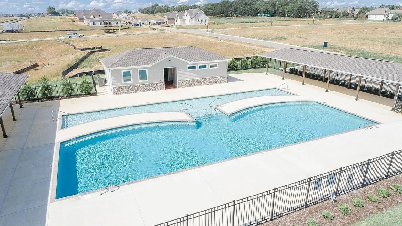 1674 Lantana Dr - Photo 3 of 32