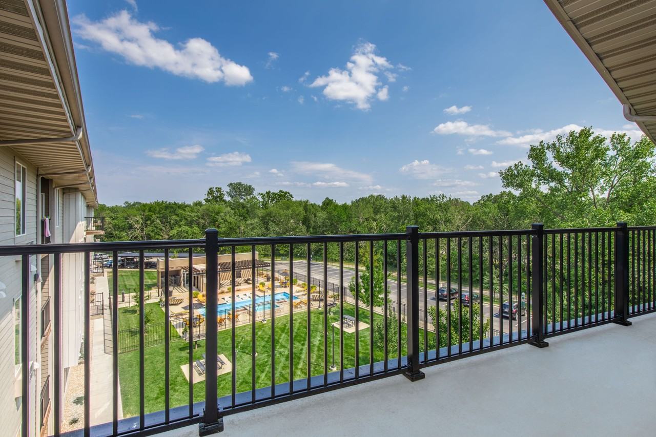 Trail's Bend Apartments - Photo 3 of 36