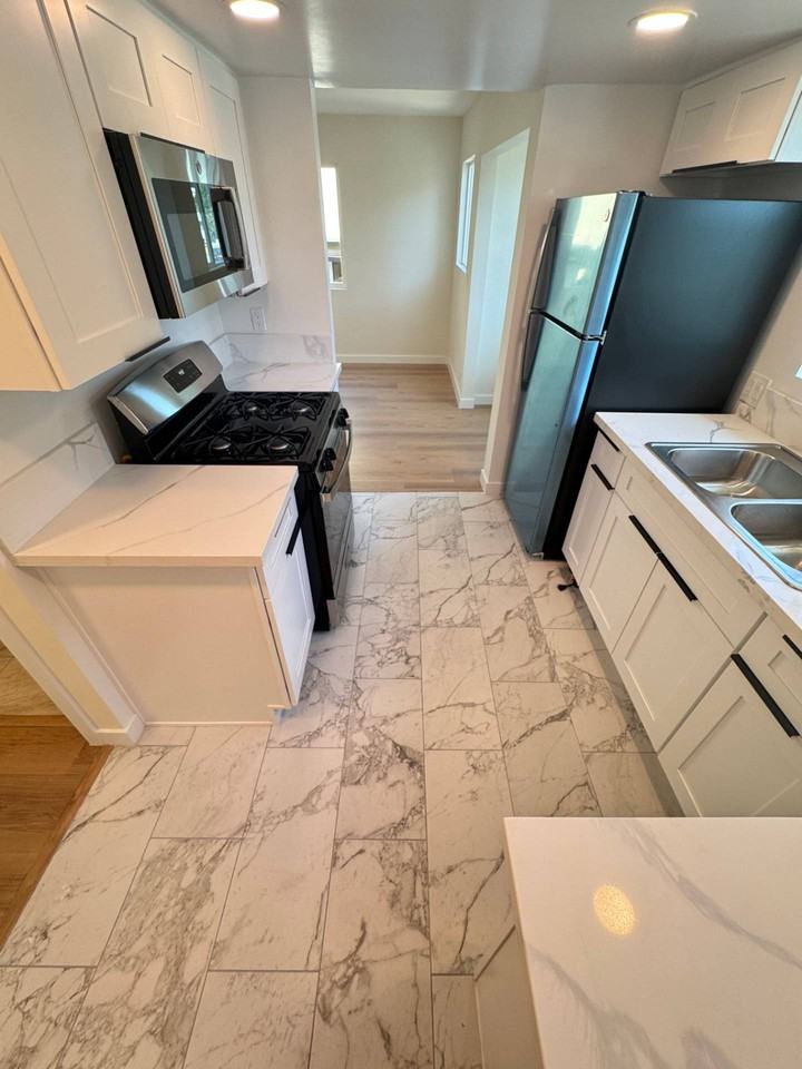 515 West Doran Street #1 - Photo 5 of 19