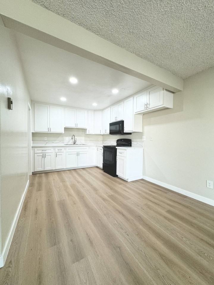 744 N Azusa Ave #222 - Photo 7 of 23