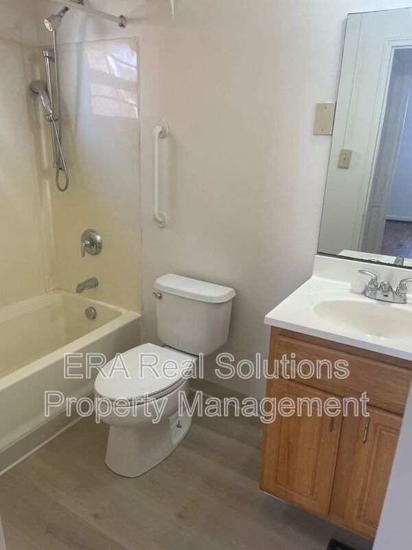 345 Mayfair Blvd - Photo 4 of 8