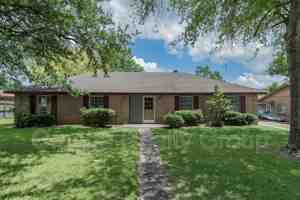 featured image of 3537 Foxhall Dr