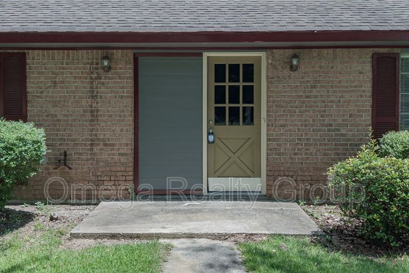 3537 Foxhall Dr - Photo 6 of 48
