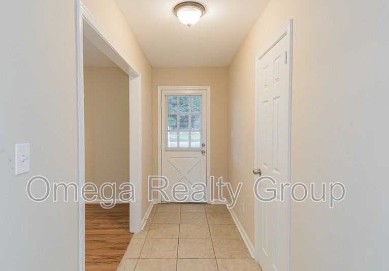 3537 Foxhall Dr - Photo 7 of 48