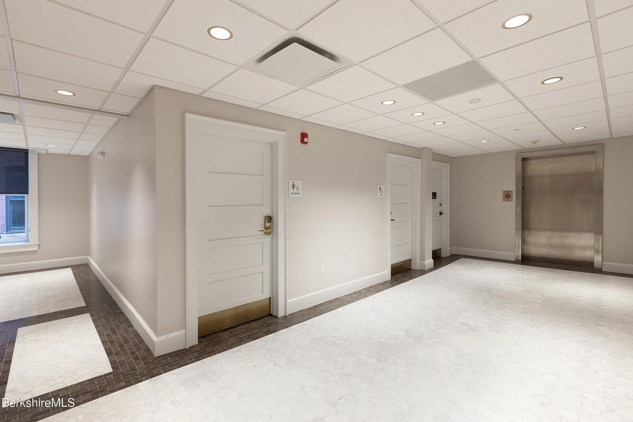 313 Main St - Photo 4 of 7