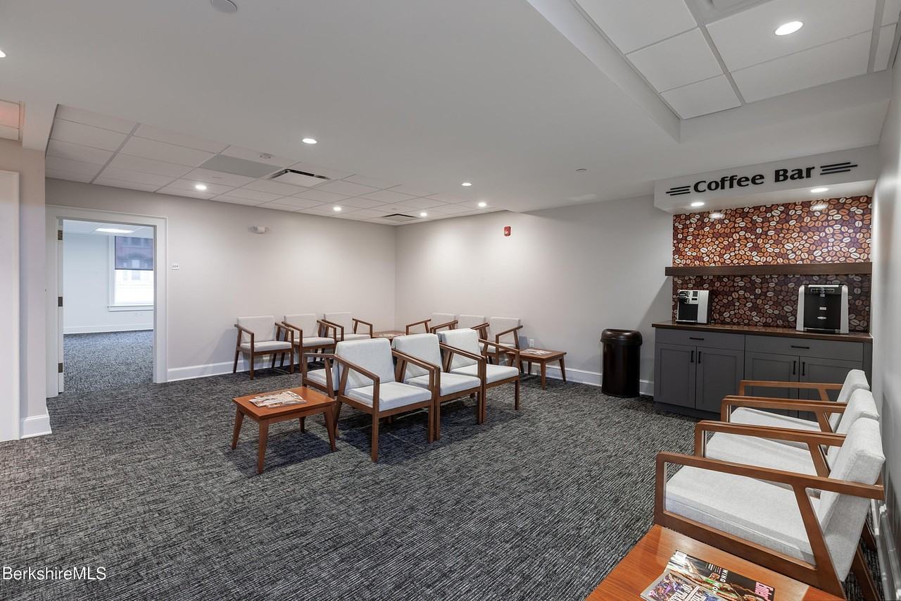 313 Main St - Photo 5 of 7