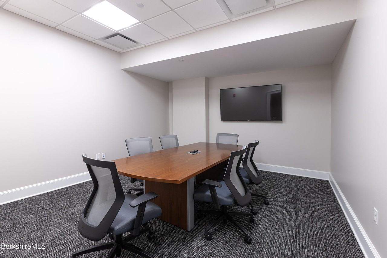 313 Main St - Photo 6 of 7