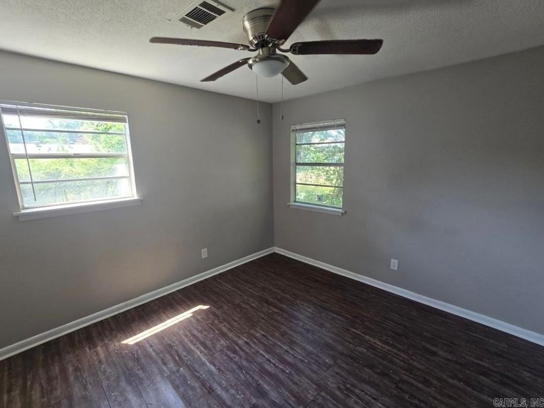 1011 Ferrell Dr - Photo 5 of 7