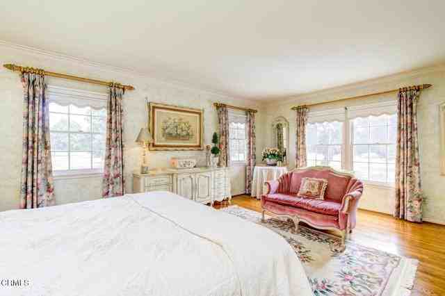 520 N Del Mar Ave - Photo 2 of 8