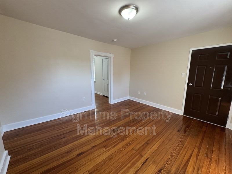 28 E Franklin St - Photo 3 of 13