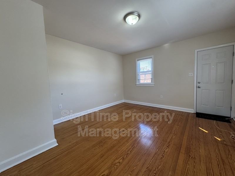 28 E Franklin St - Photo 6 of 13