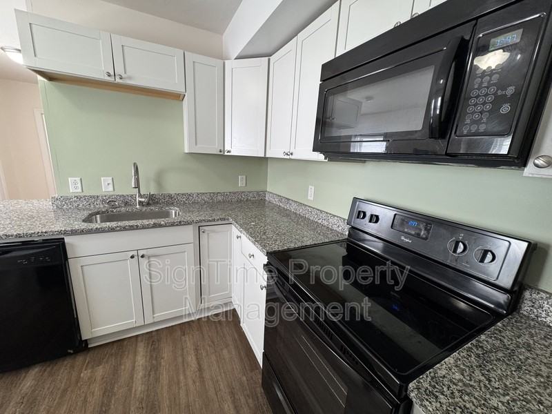 28 E Franklin St - Photo 7 of 13