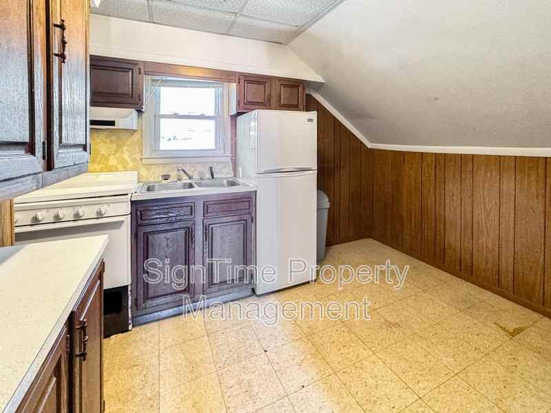 792 Frederick St #10 - Photo 6 of 8
