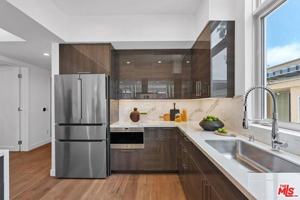 featured image of 250 N Crescent Dr #101