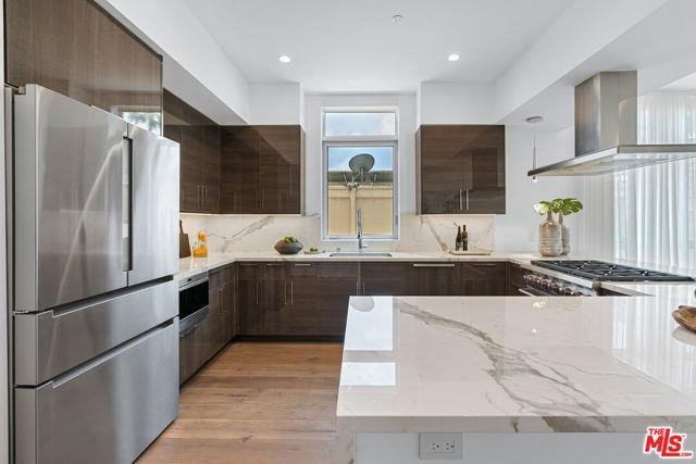 250 North Crescent Drive #101 - Photo 3 of 8