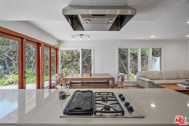 2529 Pesquera Dr - Photo 2 of 8