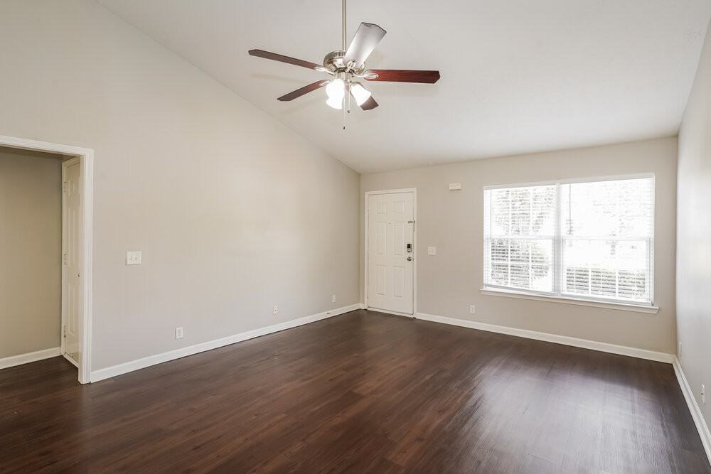 7140 S Hampton Blvd - Photo 4 of 16