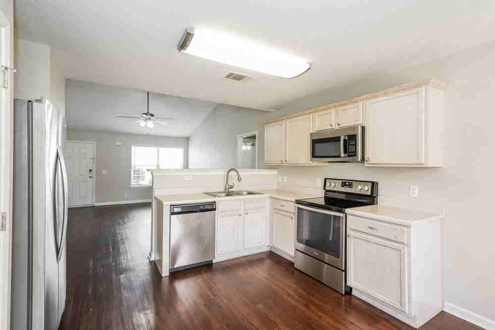 7140 S Hampton Blvd - Photo 6 of 16