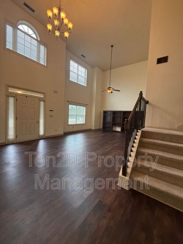 25 Red Maple St - Photo 2 of 38
