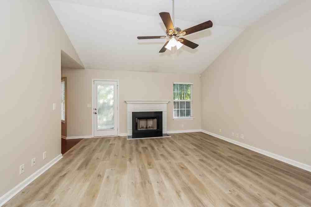 816 Pantera Dr - Photo 4 of 17