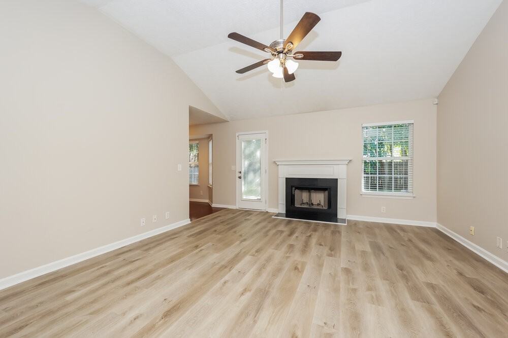 816 Pantera Dr - Photo 5 of 17