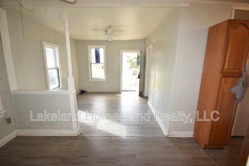 4056 Orange Ave Se - Photo 3 of 9