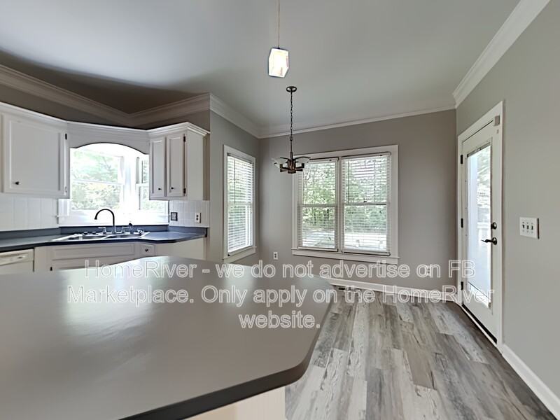 313 Brook Hollow Dr - Photo 7 of 27