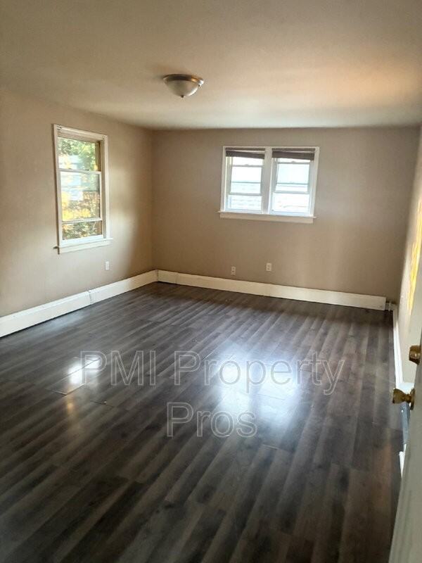 4626 N 39th St - Photo 6 of 9