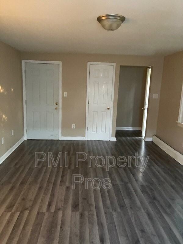 4626 N 39th St - Photo 7 of 9