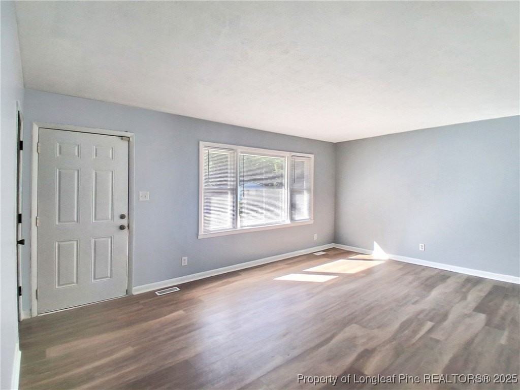 1086 Essex Pl - Photo 3 of 22