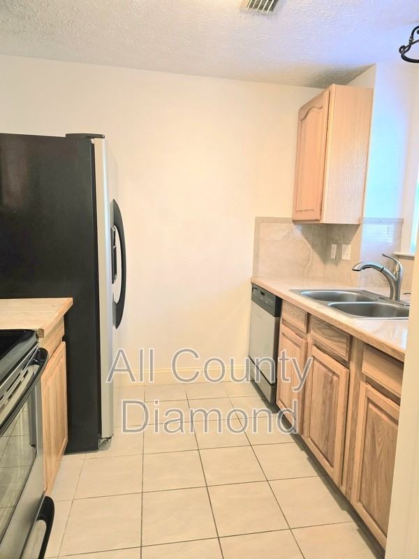 1913 Laurel Ave #A - Photo 4 of 19