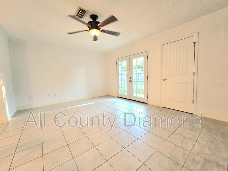 1913 Laurel Ave #A - Photo 7 of 19