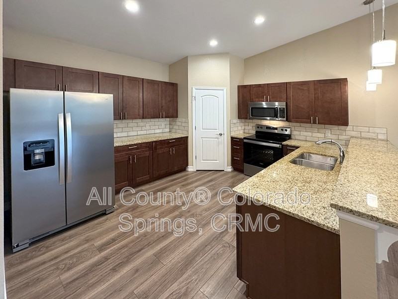 742 Thimbleberry Pt - Photo 3 of 26