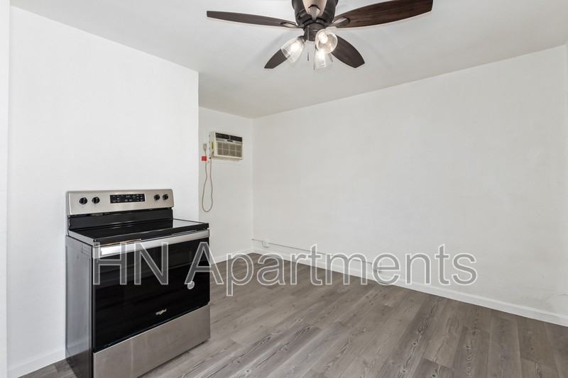 2412 E Monroe St #7 - Photo 3 of 5