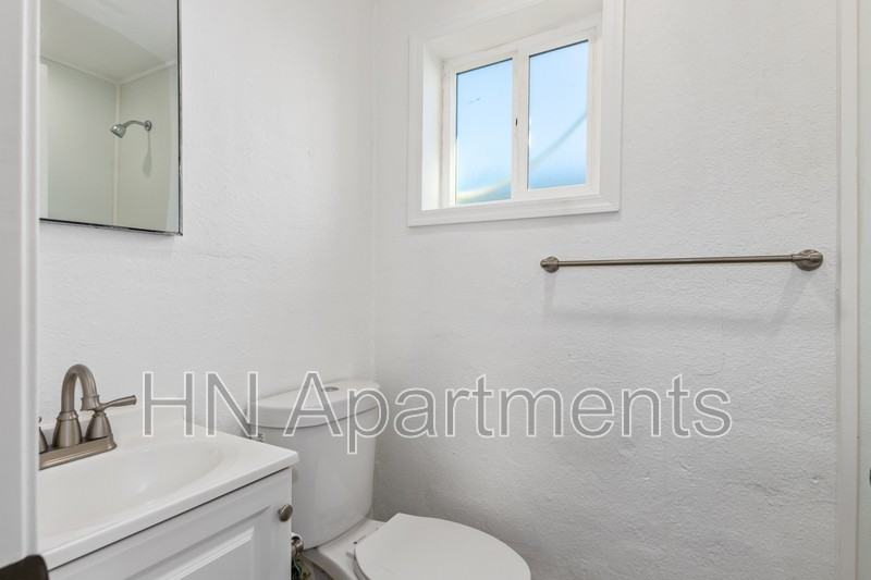 2412 E Monroe St #7 - Photo 5 of 5