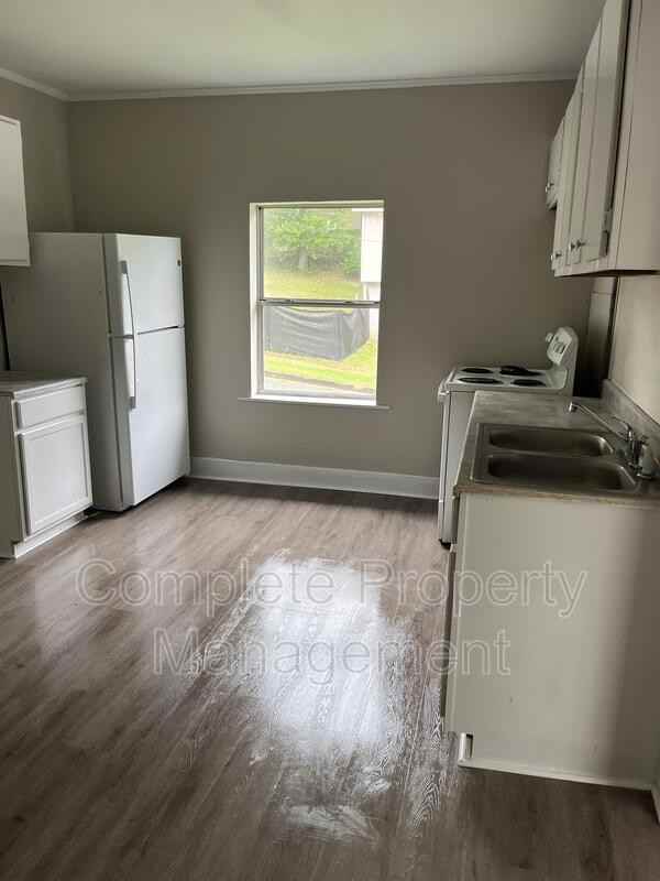 1434 Thomason Ave - Photo 6 of 18