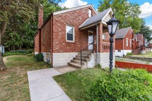 3417 Eminence Blvd - Photo 1 of 1