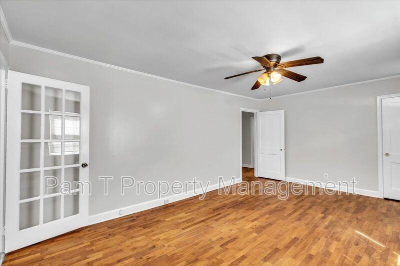 1408 East 49th Street - Photo 5 of 21