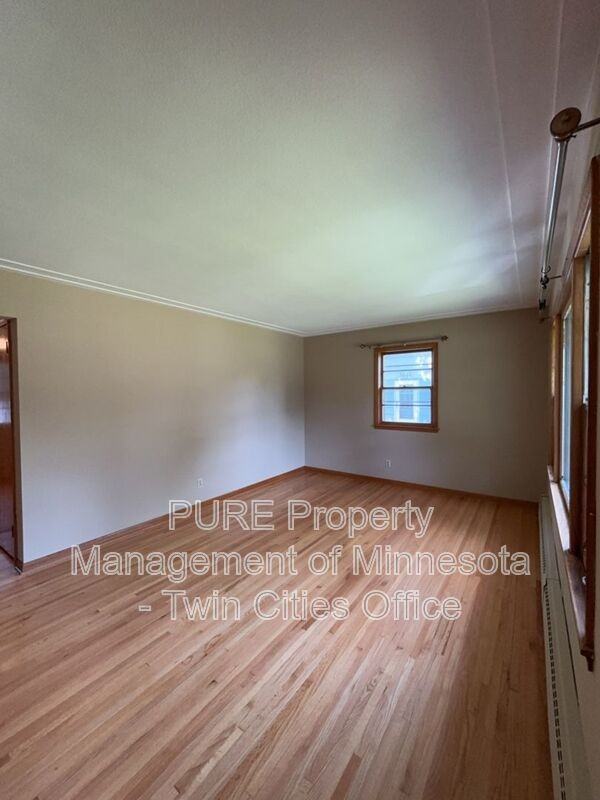 1624 Princeton Avenue South - Photo 5 of 22