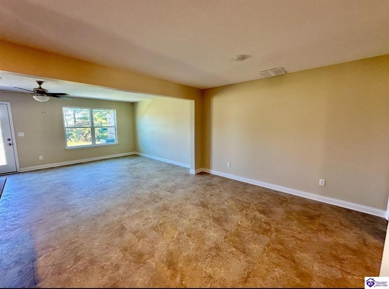 214 Dixon Cir - Photo 2 of 13