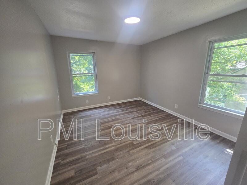 150 N Jane St #5 - Photo 6 of 6