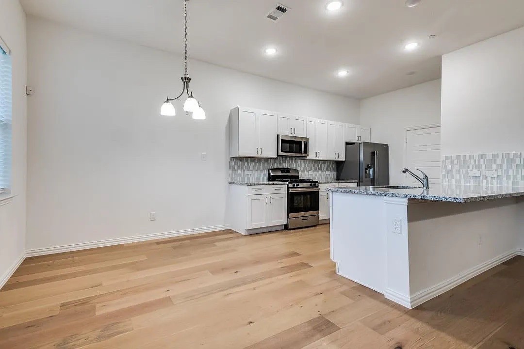 1935 Bethlehem St - Photo 2 of 14
